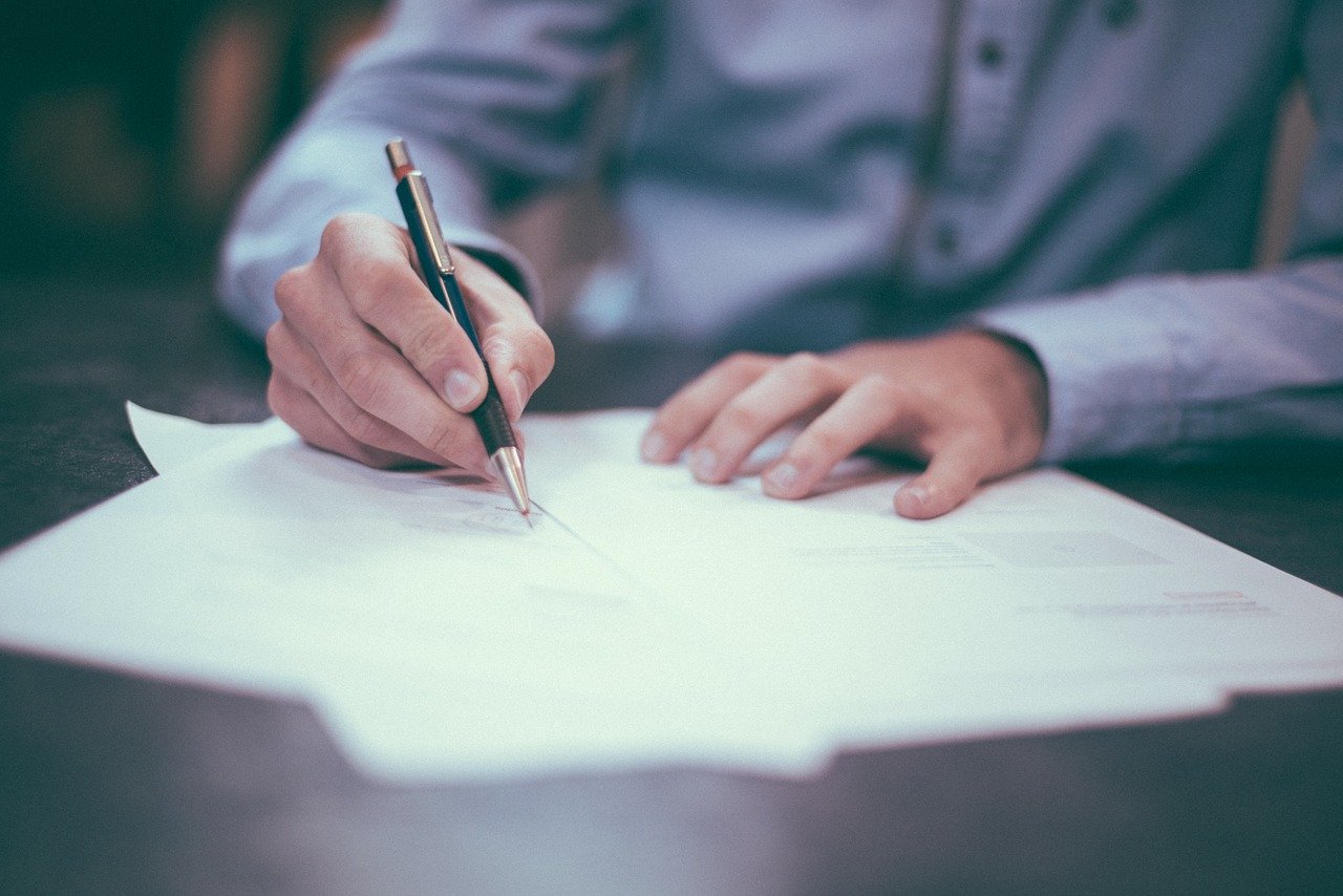 Diferencia entre contrato 401 y 402
