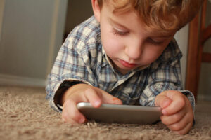<strong>7 consejos para garantizar que tu hijo navegue seguro en internet</strong>